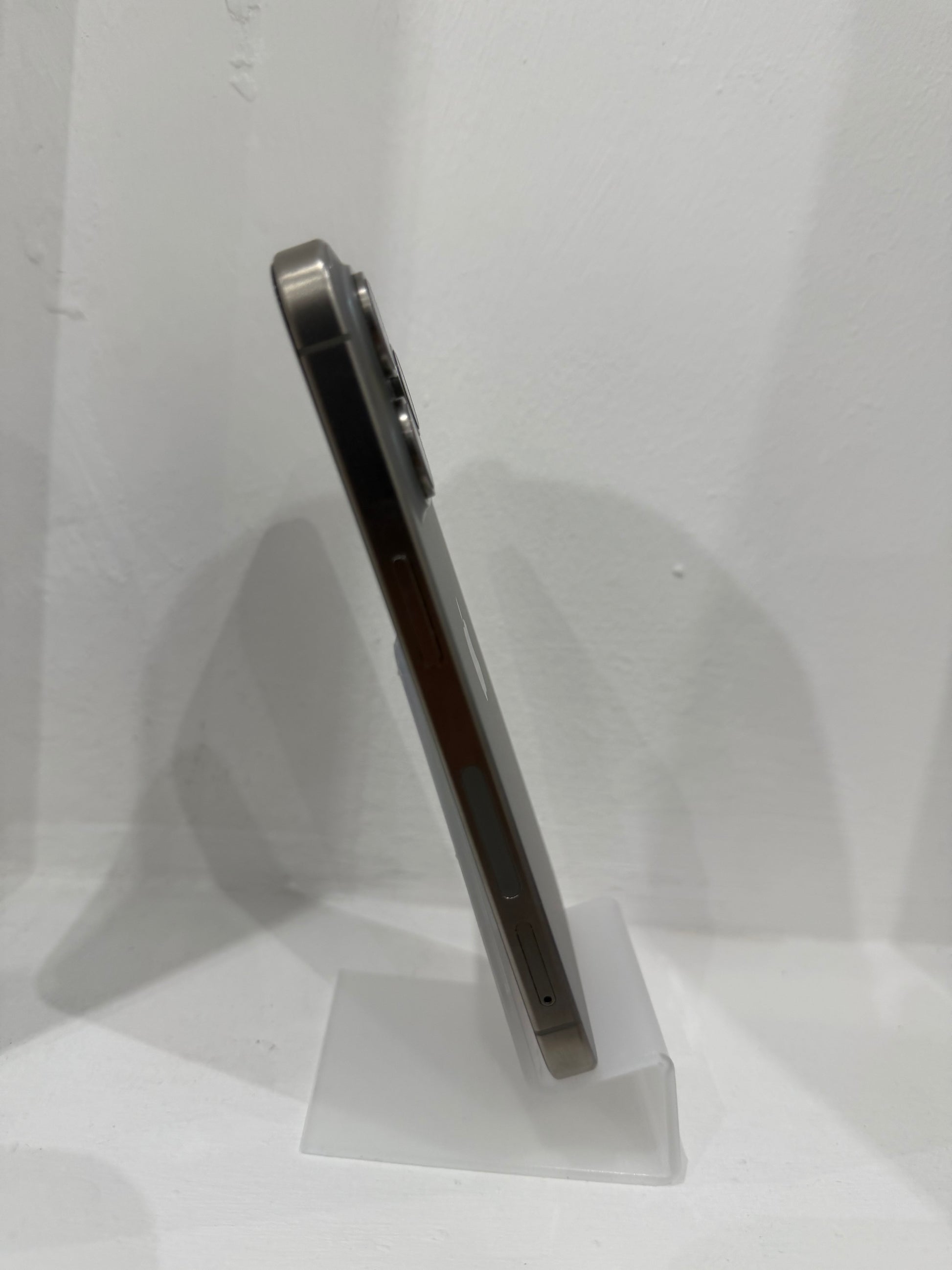 Apple iPhone 15 Pro 256GB Titanio Naturale Grado A | Garanzia 12 Mesi-3