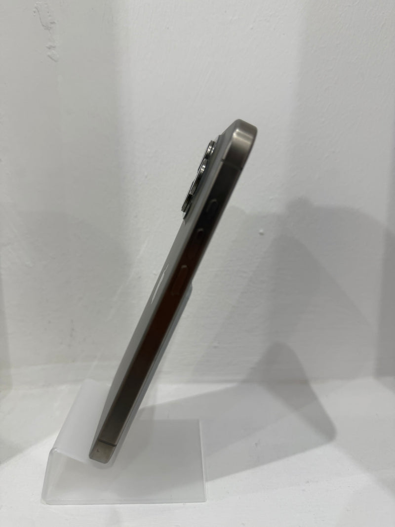 Apple iPhone 15 Pro 256GB Titanio Naturale Grado A | Garanzia 12 Mesi-4